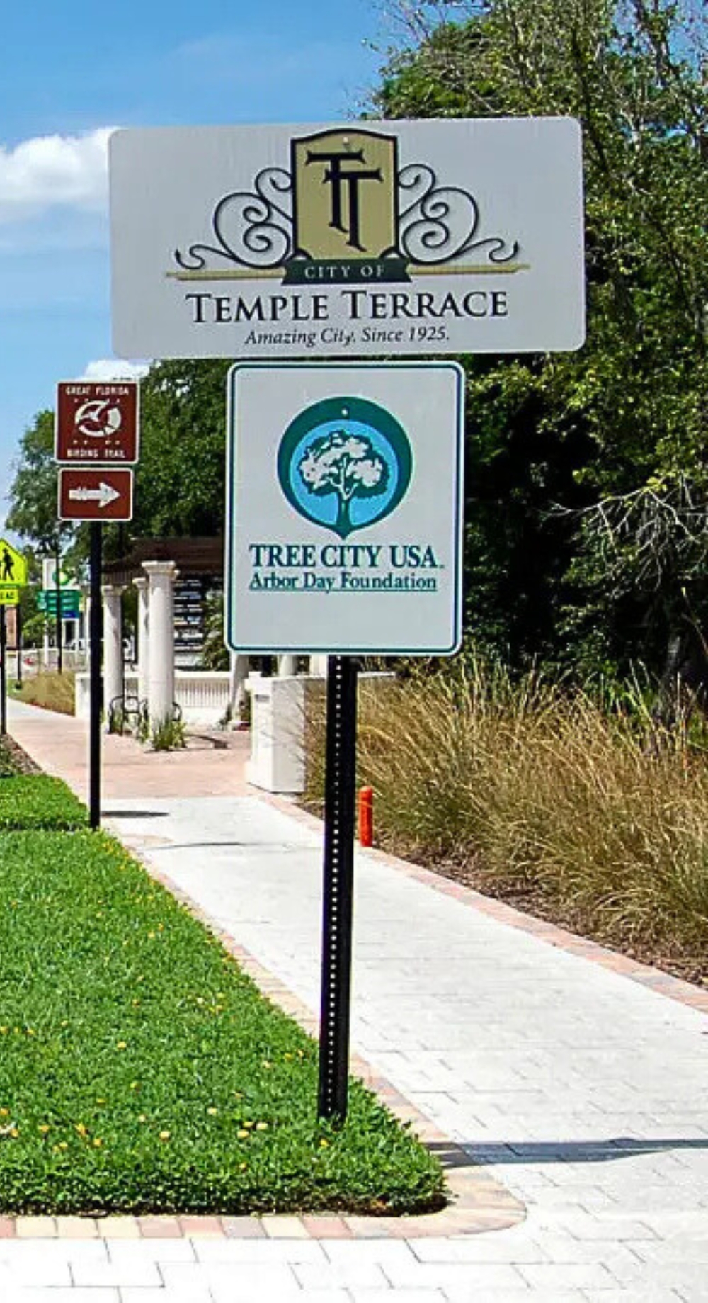 Temple Terrace Florida street signs
